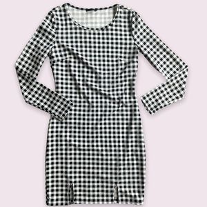 Long Sleeve, Plaid, Black and White Dress. Size M / 6 / 38